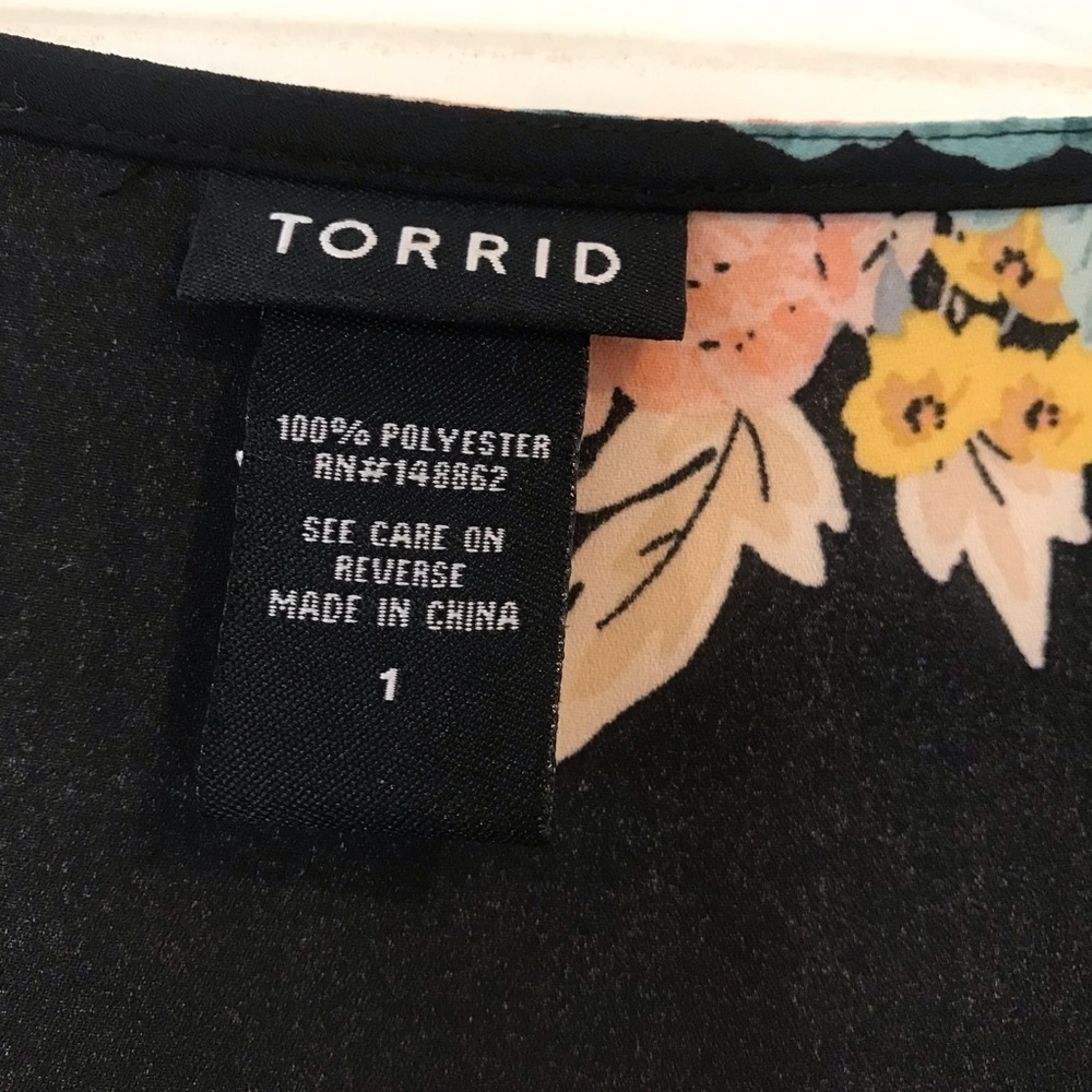 Torrid Sleeveless Top - Picture 6 of 6